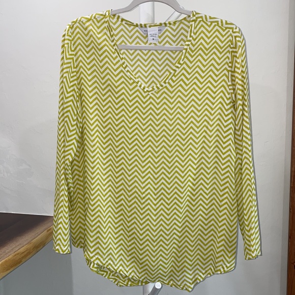 Nomadic Traders green and white chevron tunic with 3/4 sleeve, asymmetrical hem - Picture 2 of 12